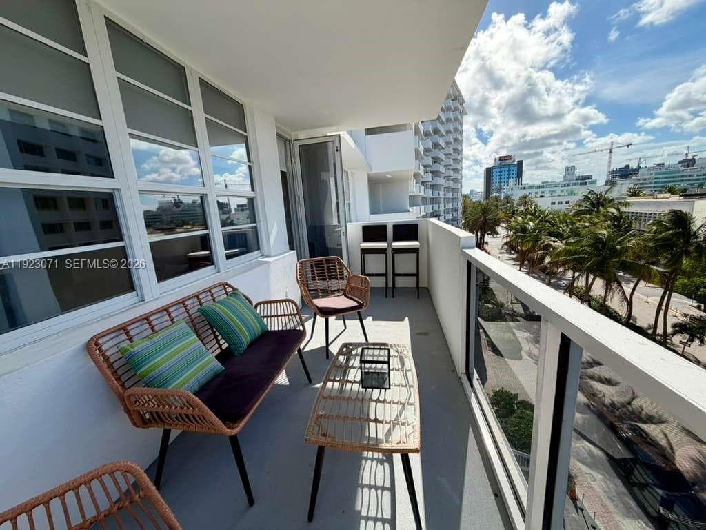 A11923071 — Miami Beach — 15