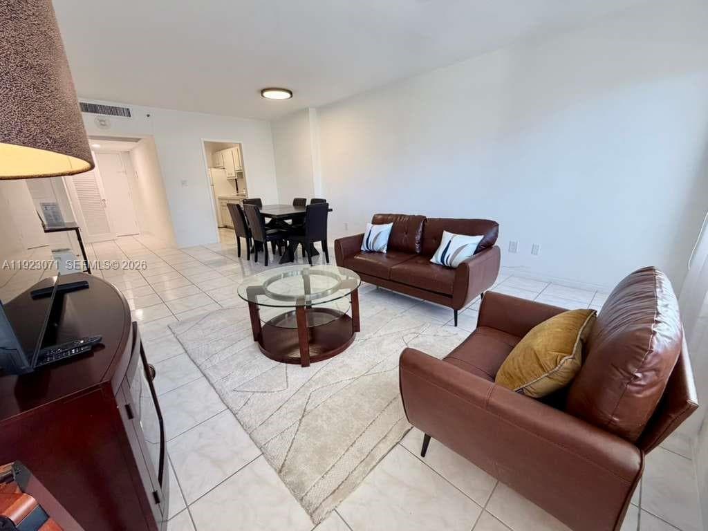 A11923071 — Miami Beach — 4