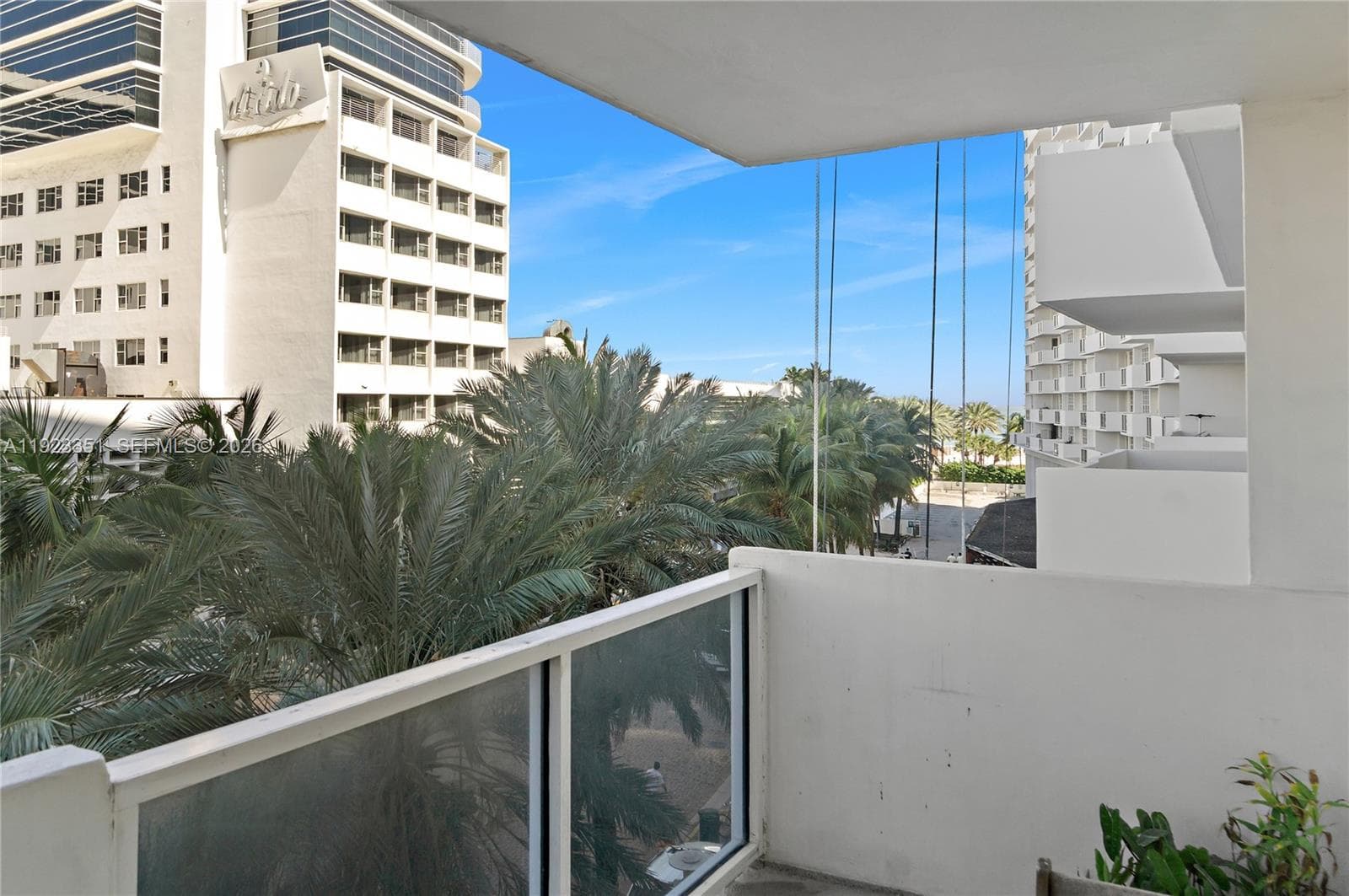A11923351 — Miami Beach — 4