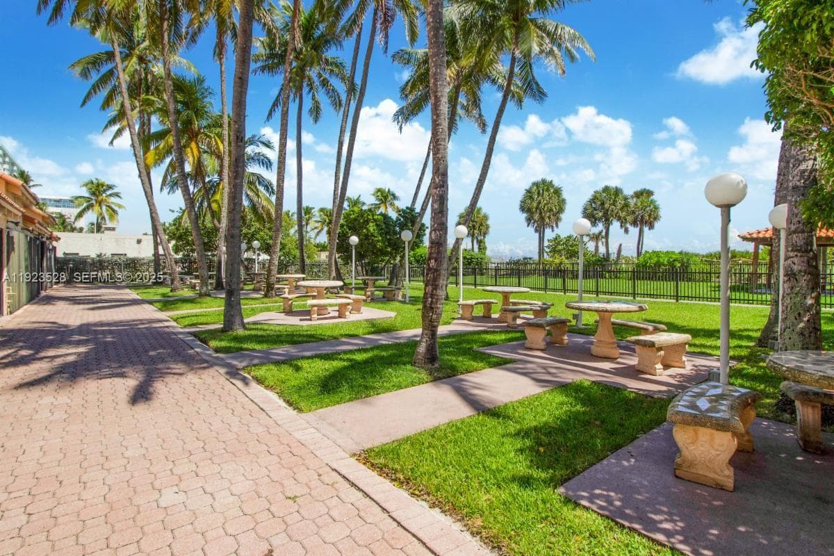 A11923528 — Miami Beach — 22
