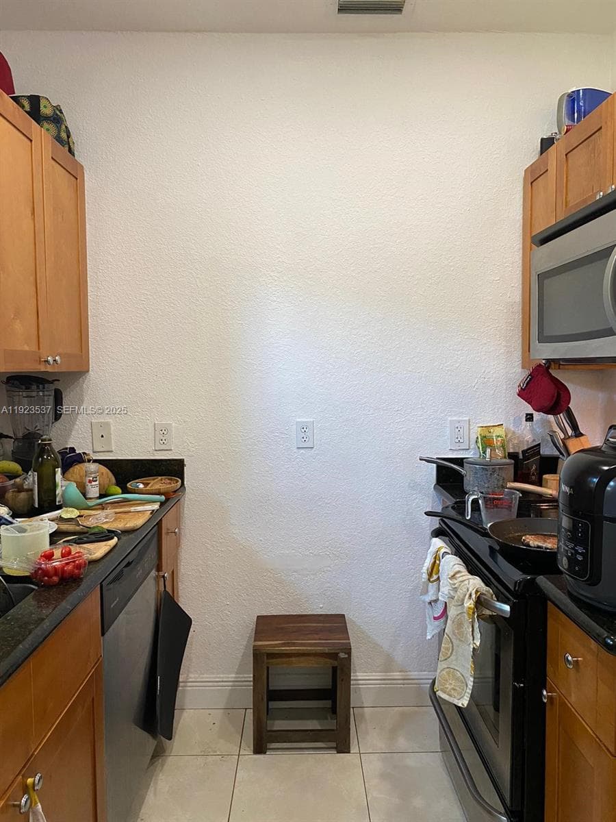 A11923537 — Miami Beach — 4