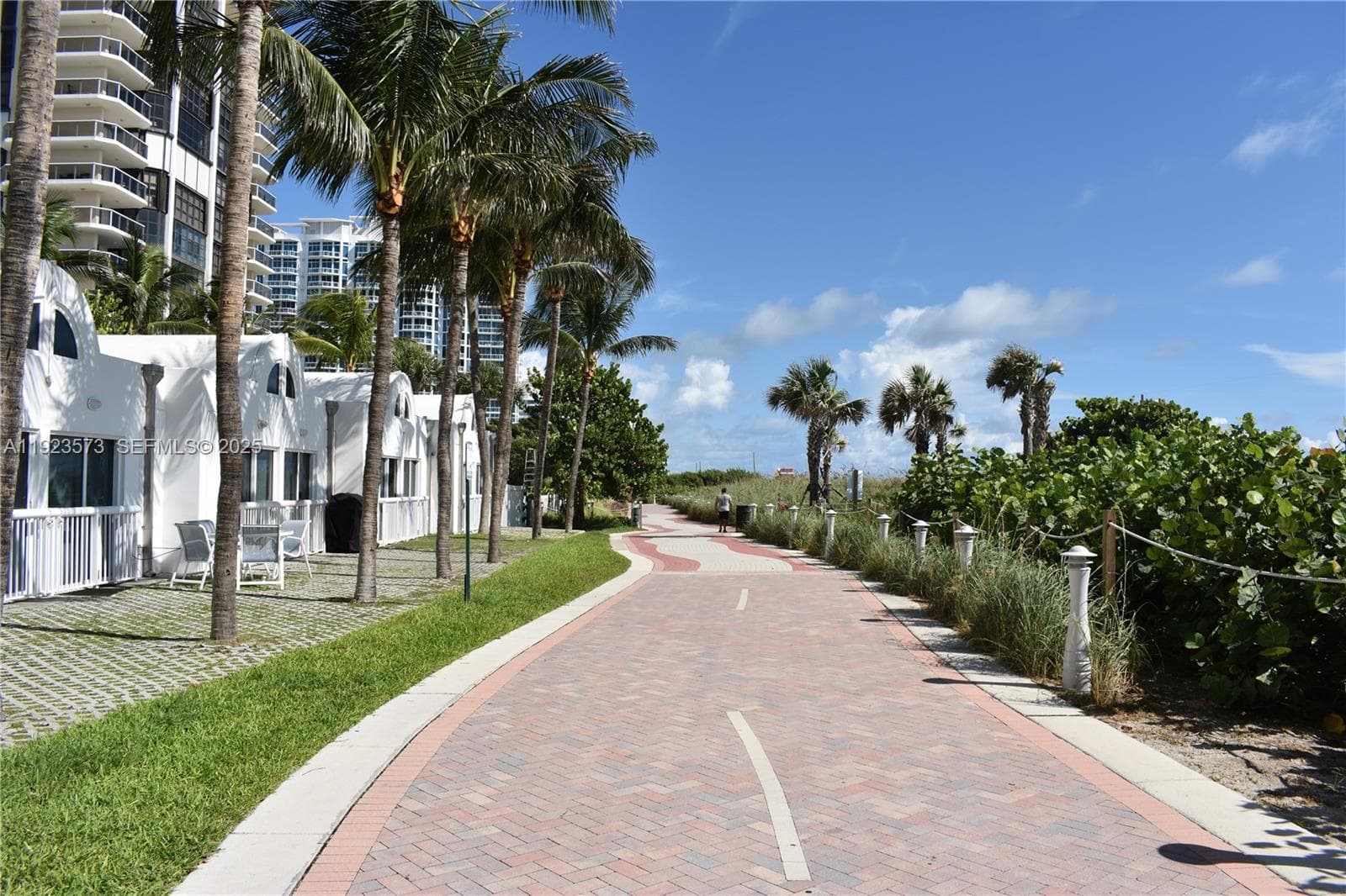 A11923573 — Miami Beach — 27