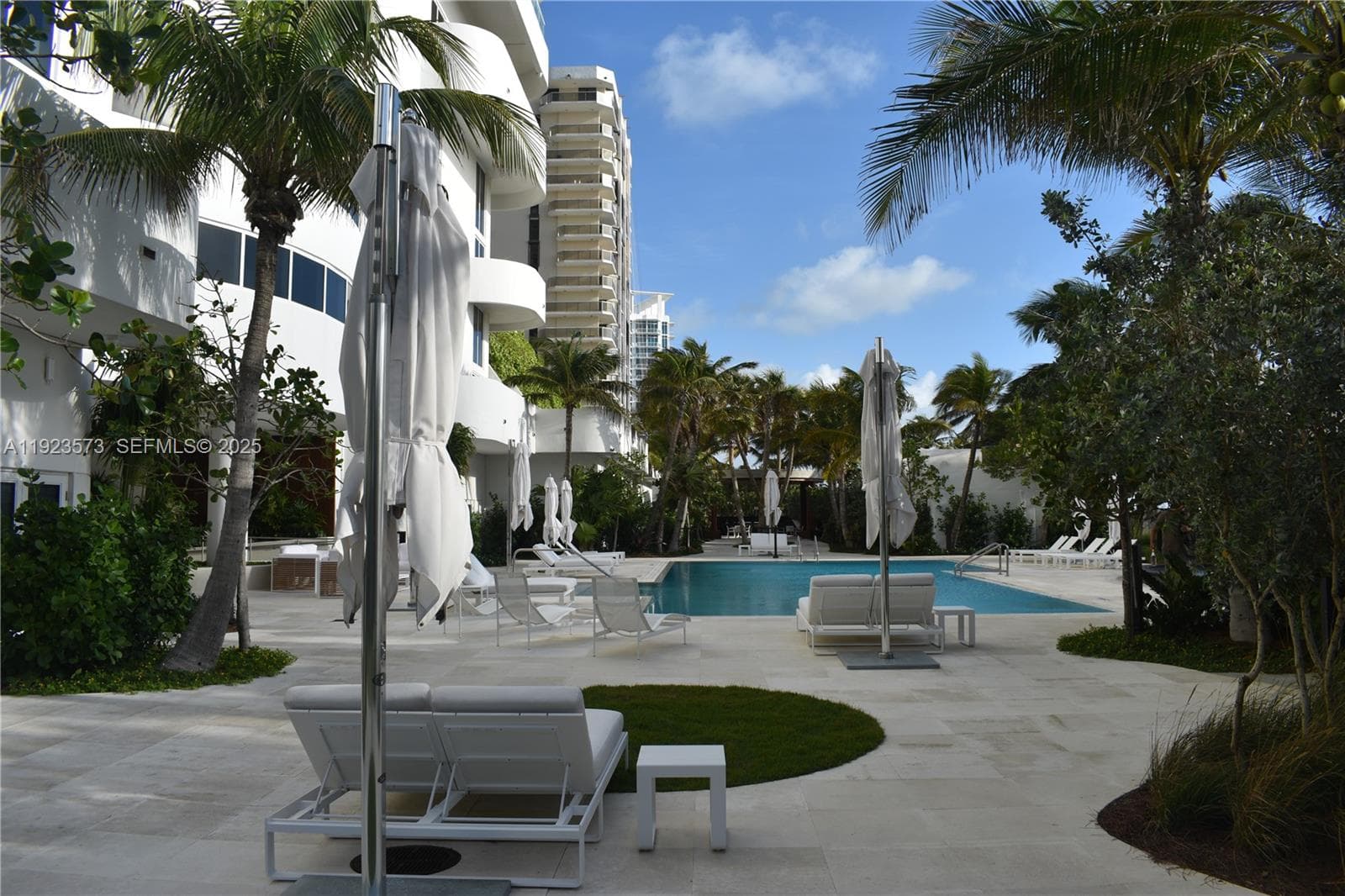 A11923573 — Miami Beach — 3