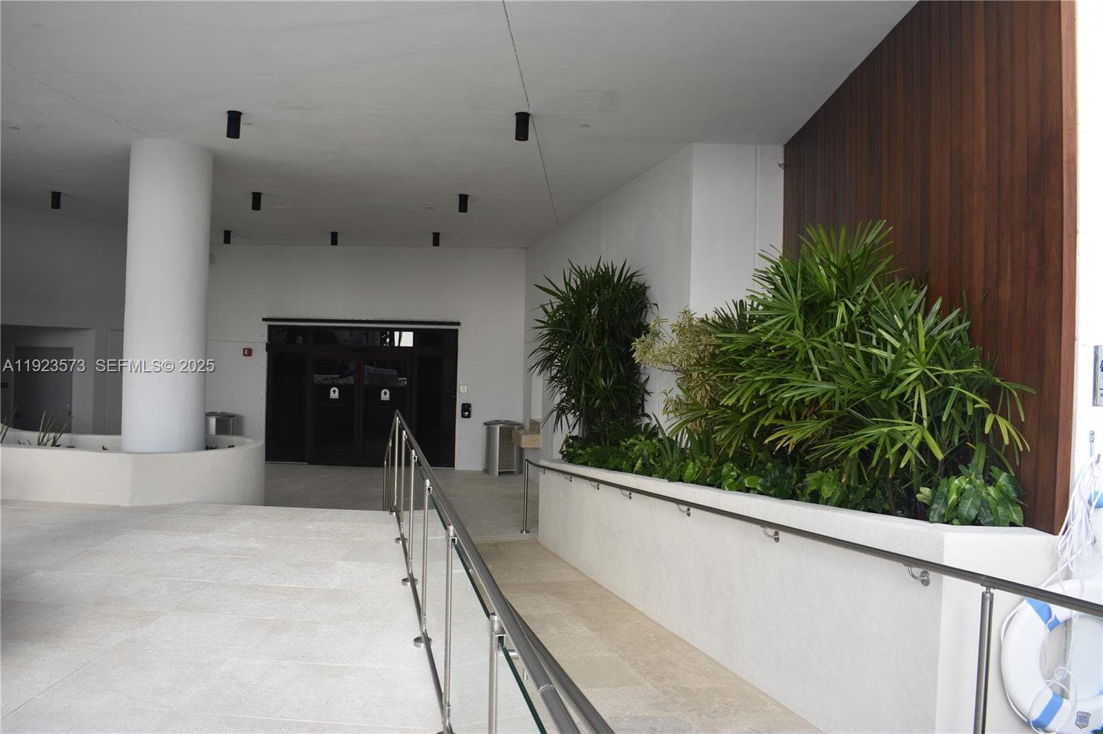 A11923573 — Miami Beach — 15