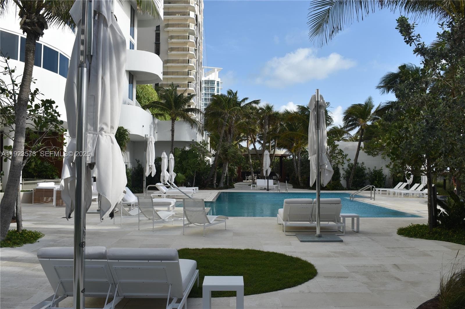 A11923573 — Miami Beach — 4