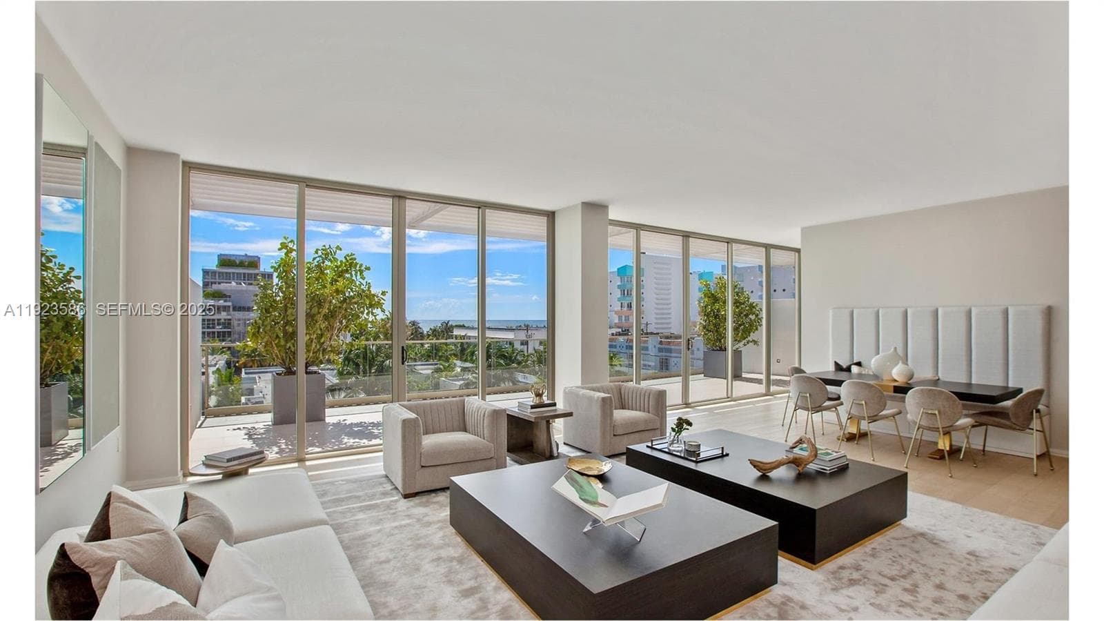 A11923586 — Miami Beach