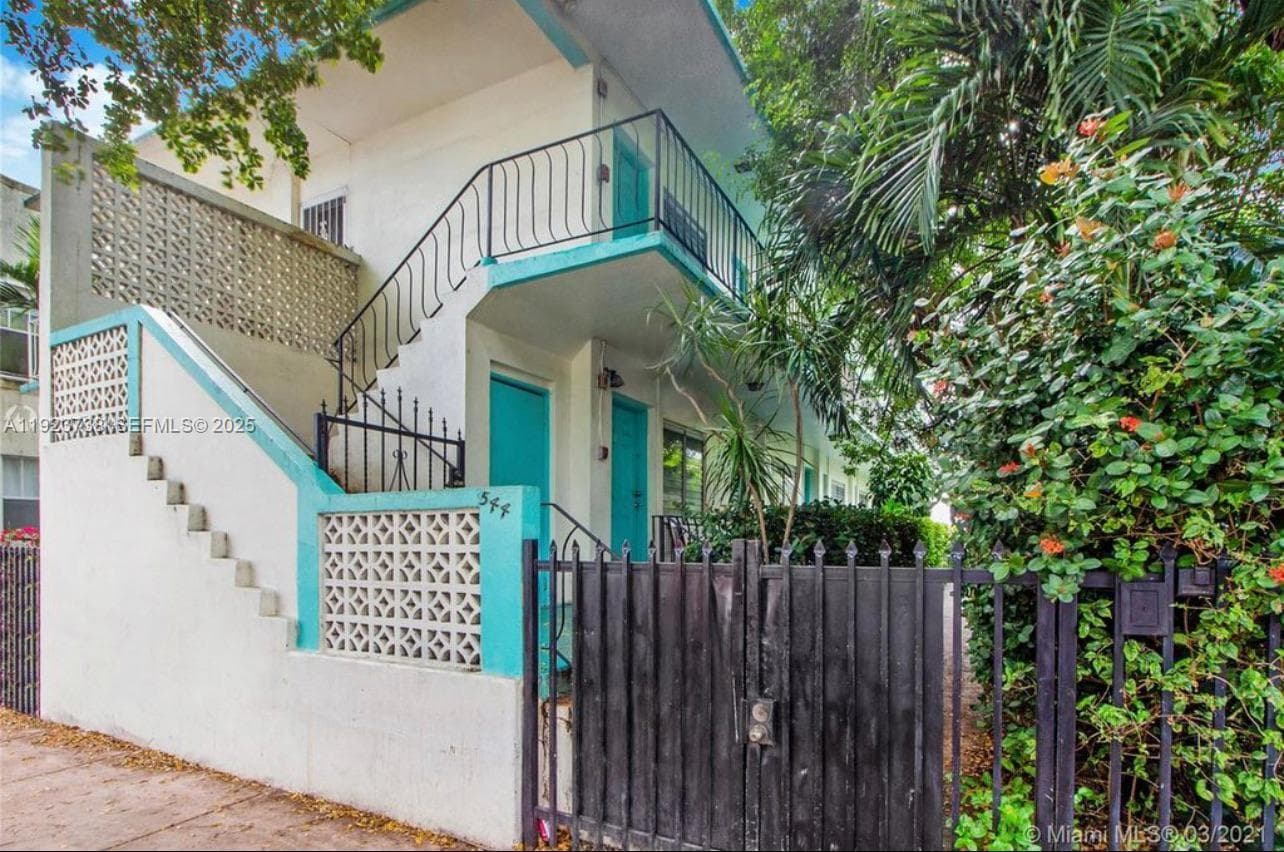 A11923738 — Miami Beach