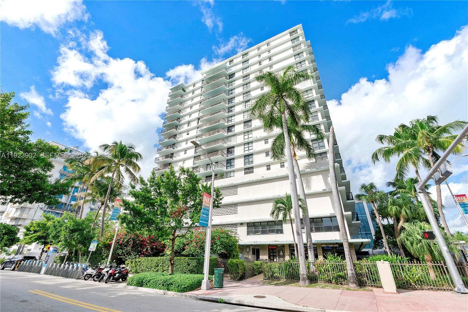 A11923902 — Miami Beach — 16