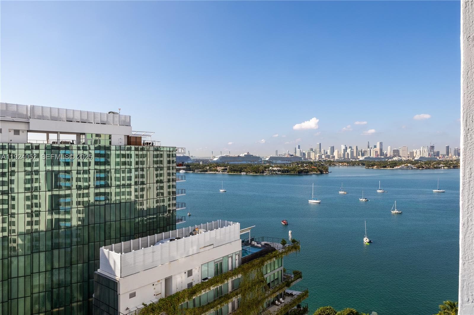 A11924052 — Miami Beach