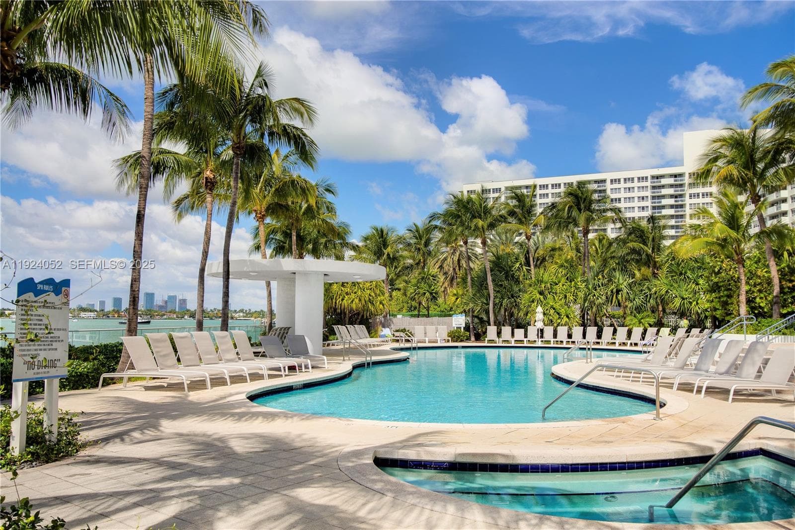 A11924052 — Miami Beach — 24