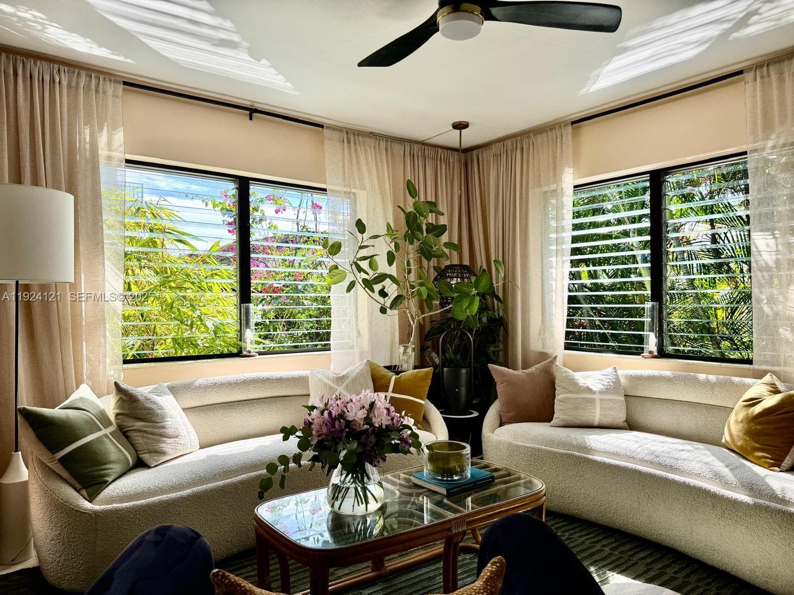 A11924121 — Miami Beach — 3