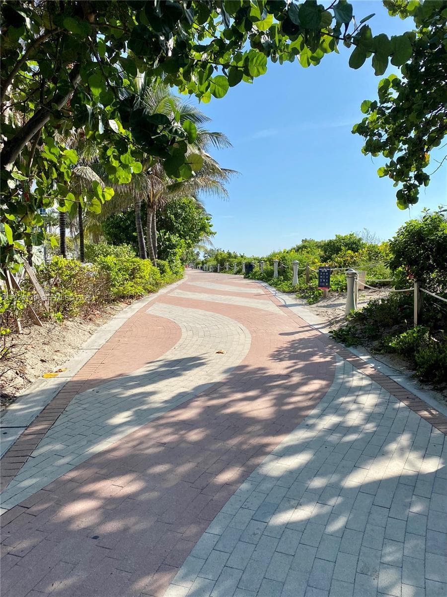 A11924139 — Miami Beach — 36