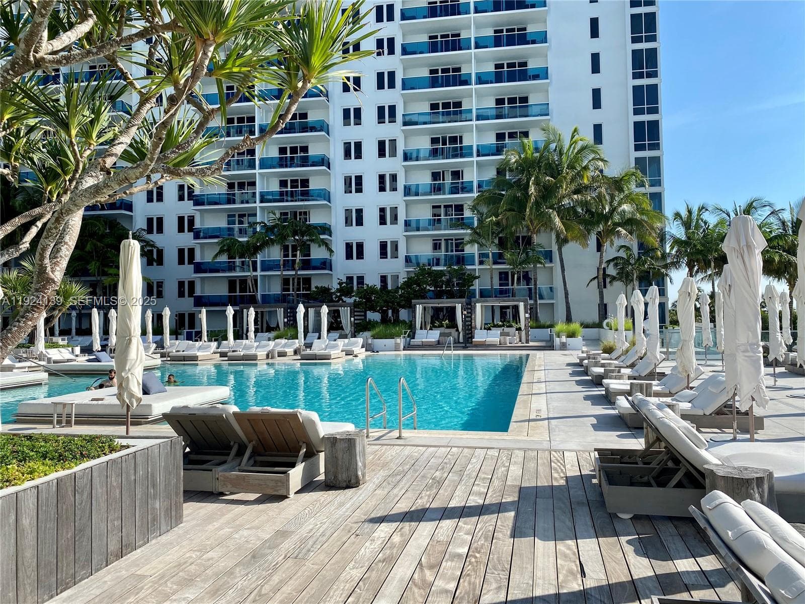 A11924139 — Miami Beach — 32
