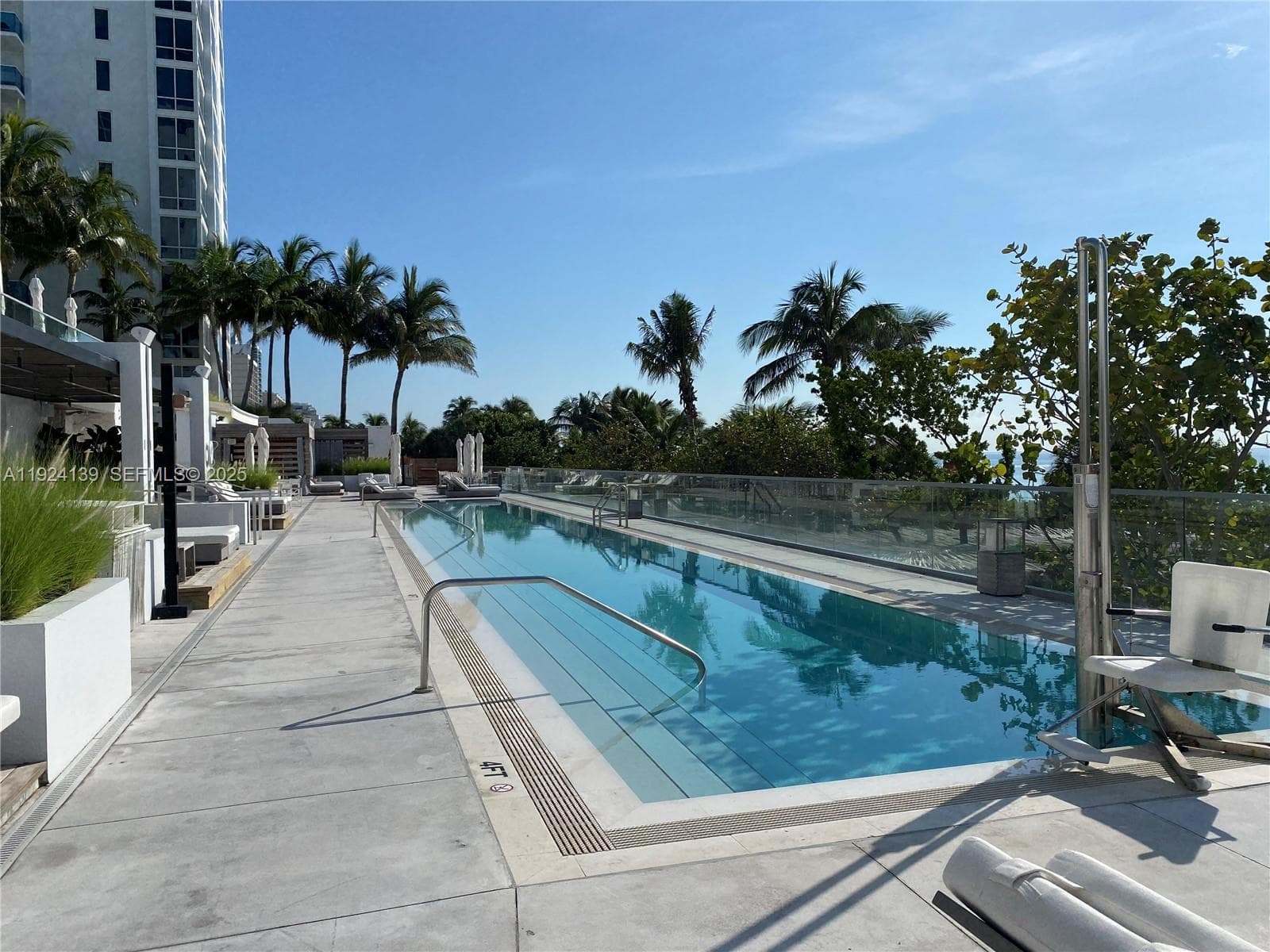 A11924139 — Miami Beach — 33