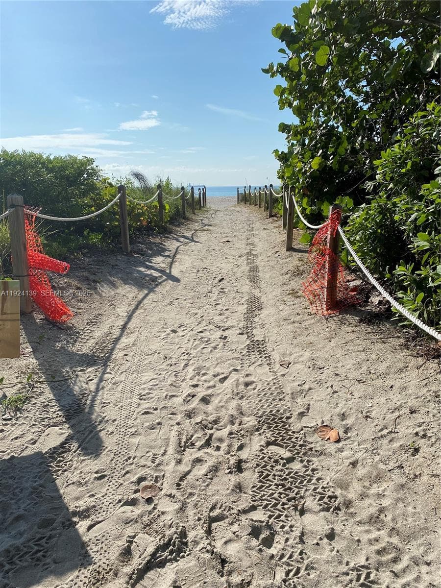 A11924139 — Miami Beach — 37