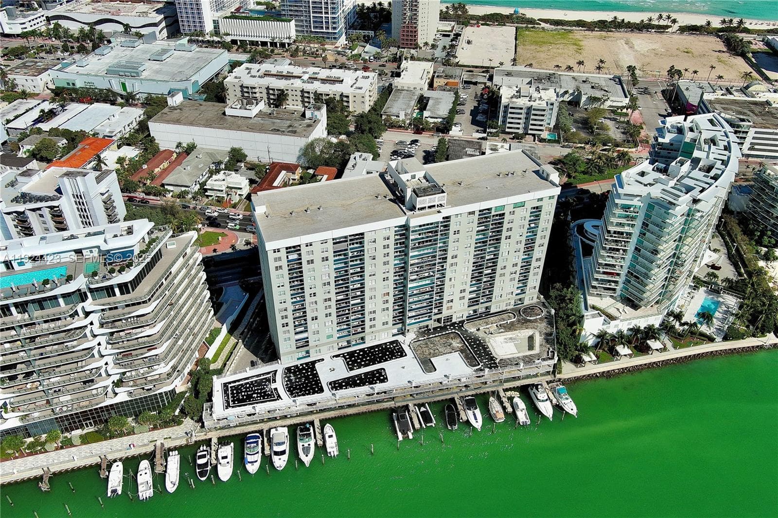 A11924423 — Miami Beach — 16