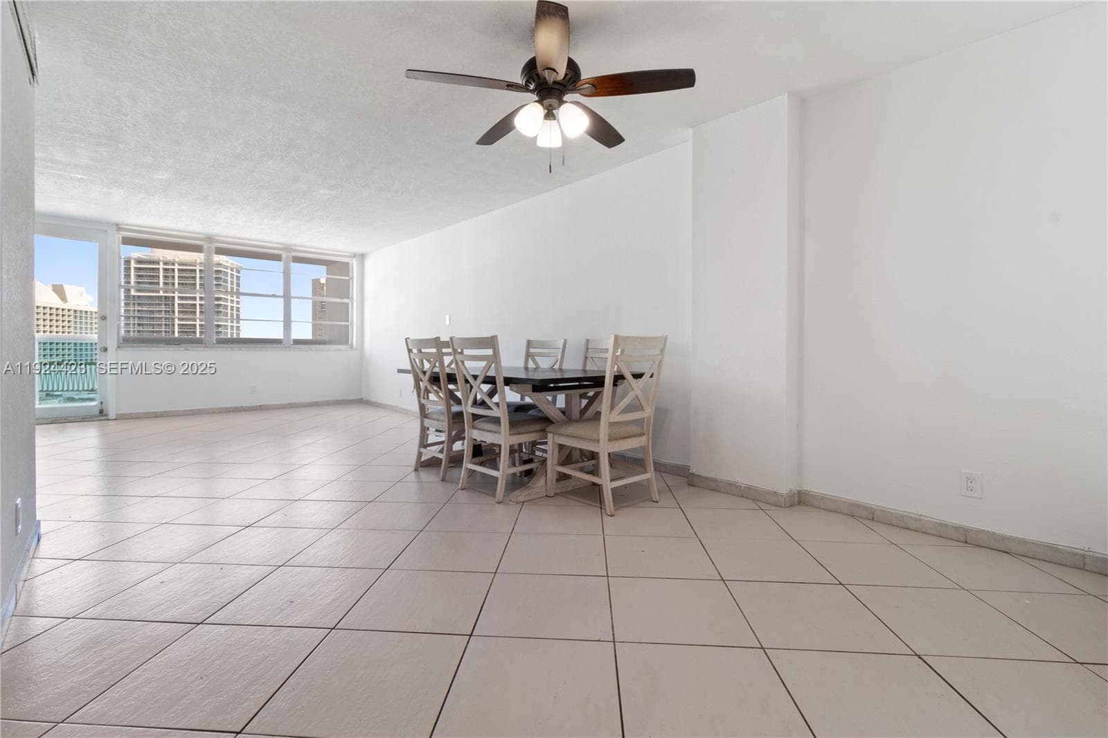 A11924423 — Miami Beach — 5