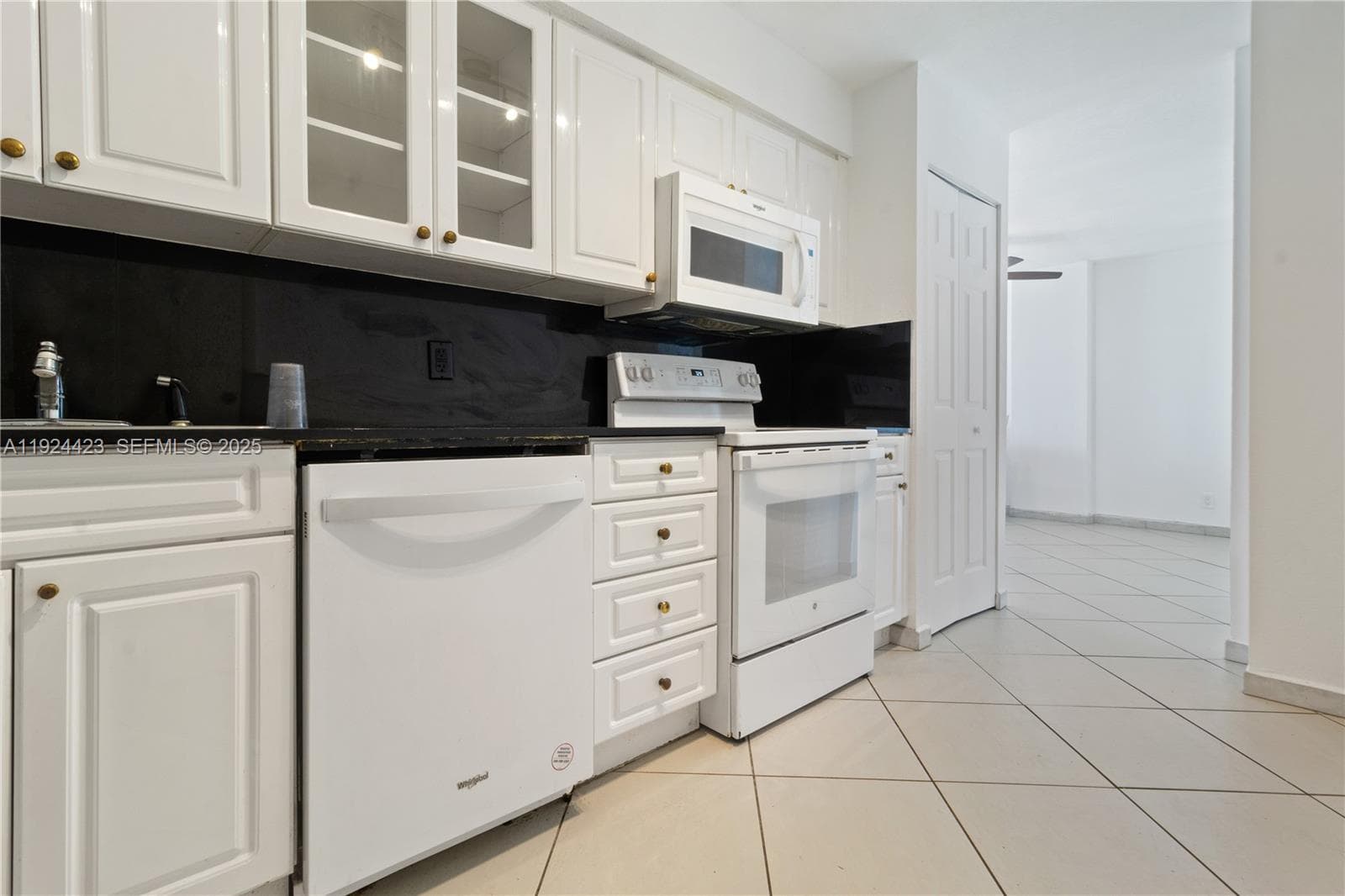 A11924423 — Miami Beach — 9