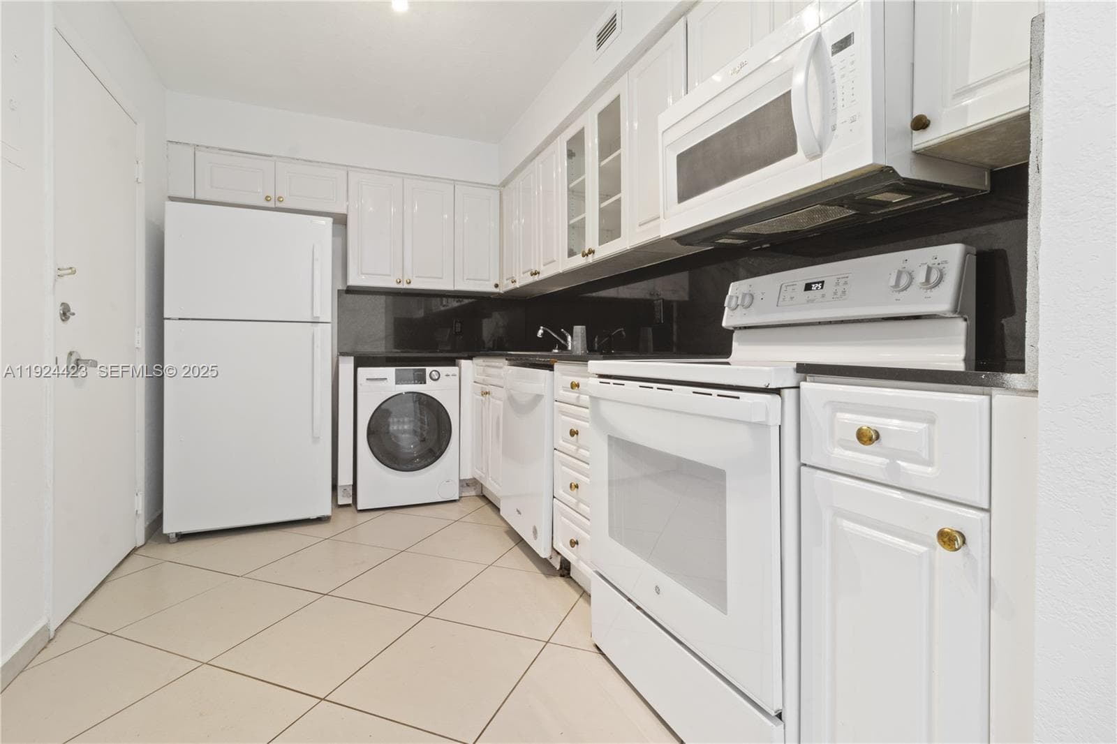 A11924423 — Miami Beach — 8