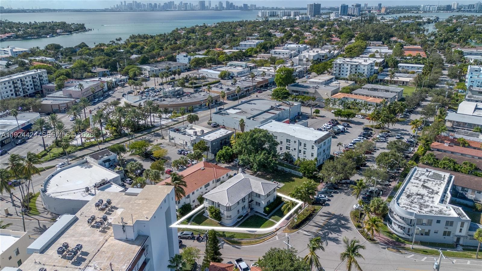 A11924424 — Miami Beach — 22