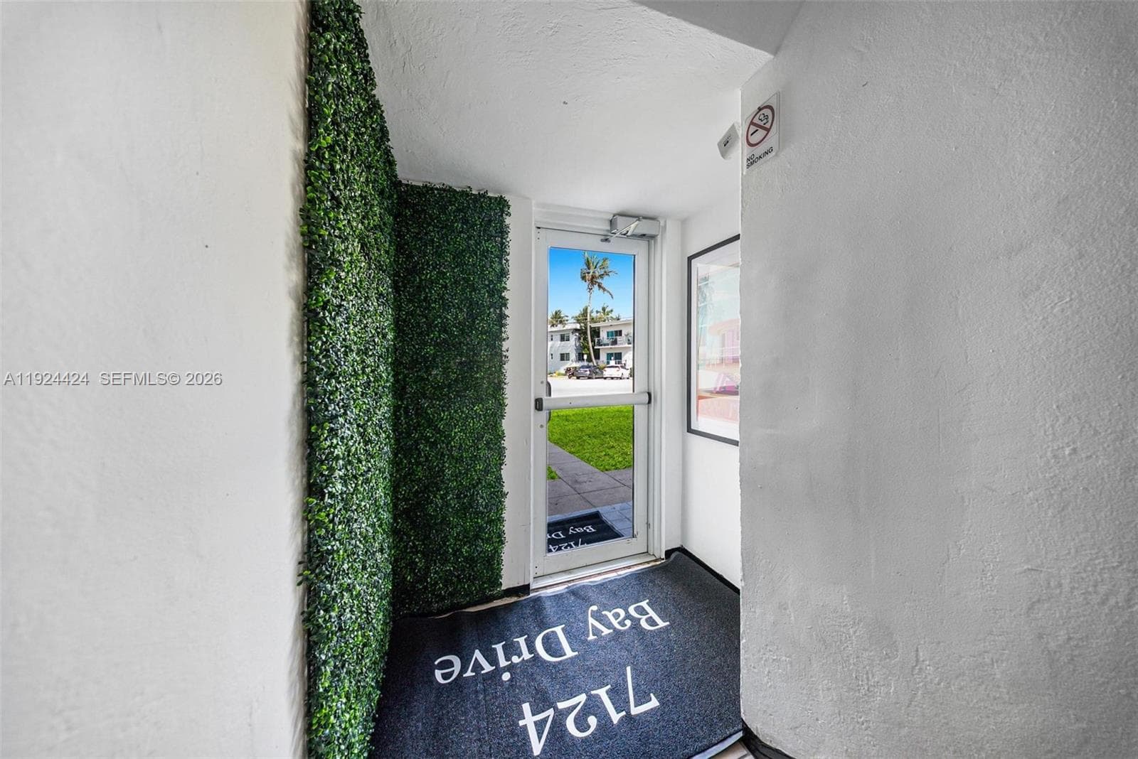 A11924424 — Miami Beach — 9
