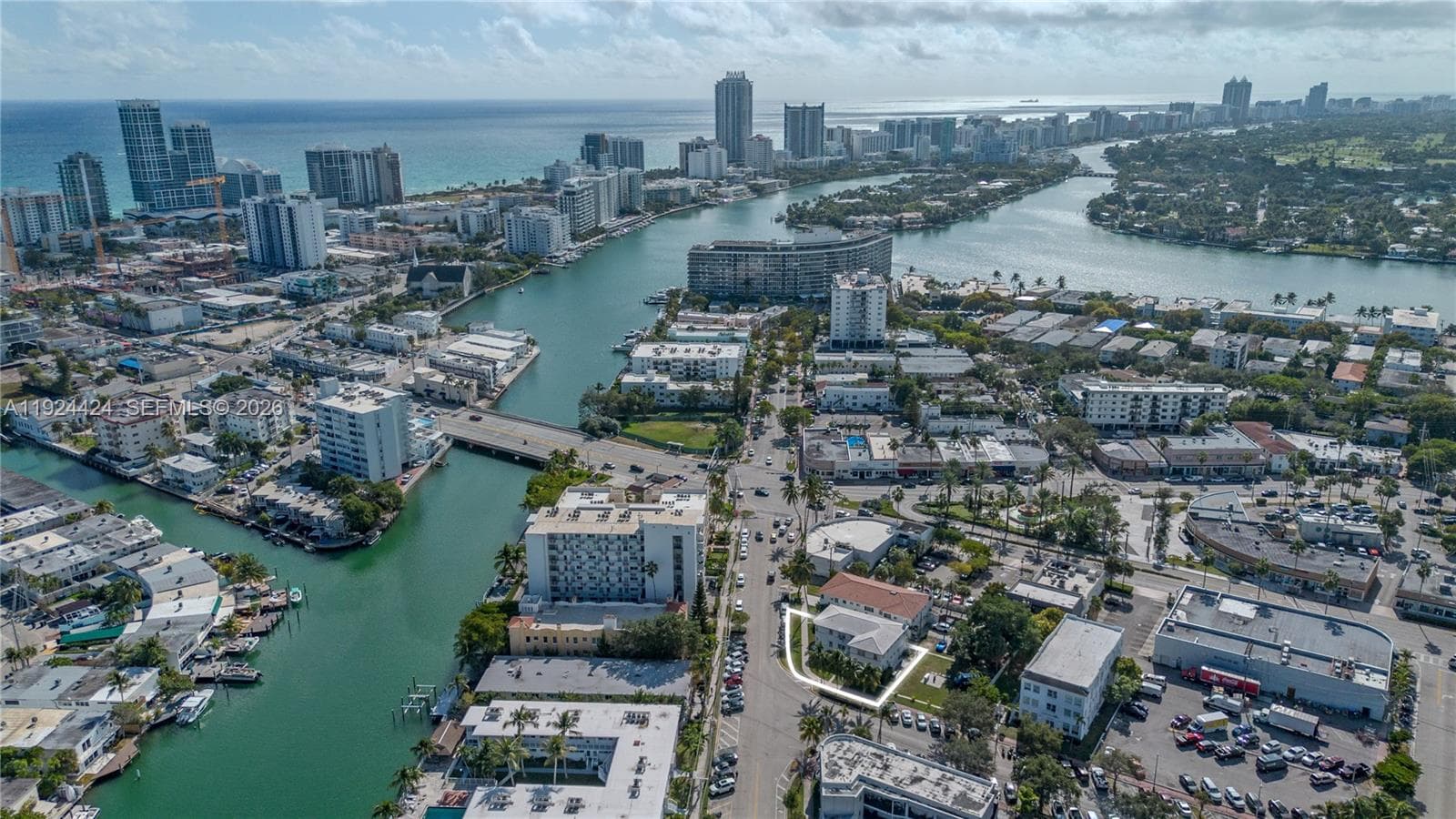 A11924424 — Miami Beach — 15