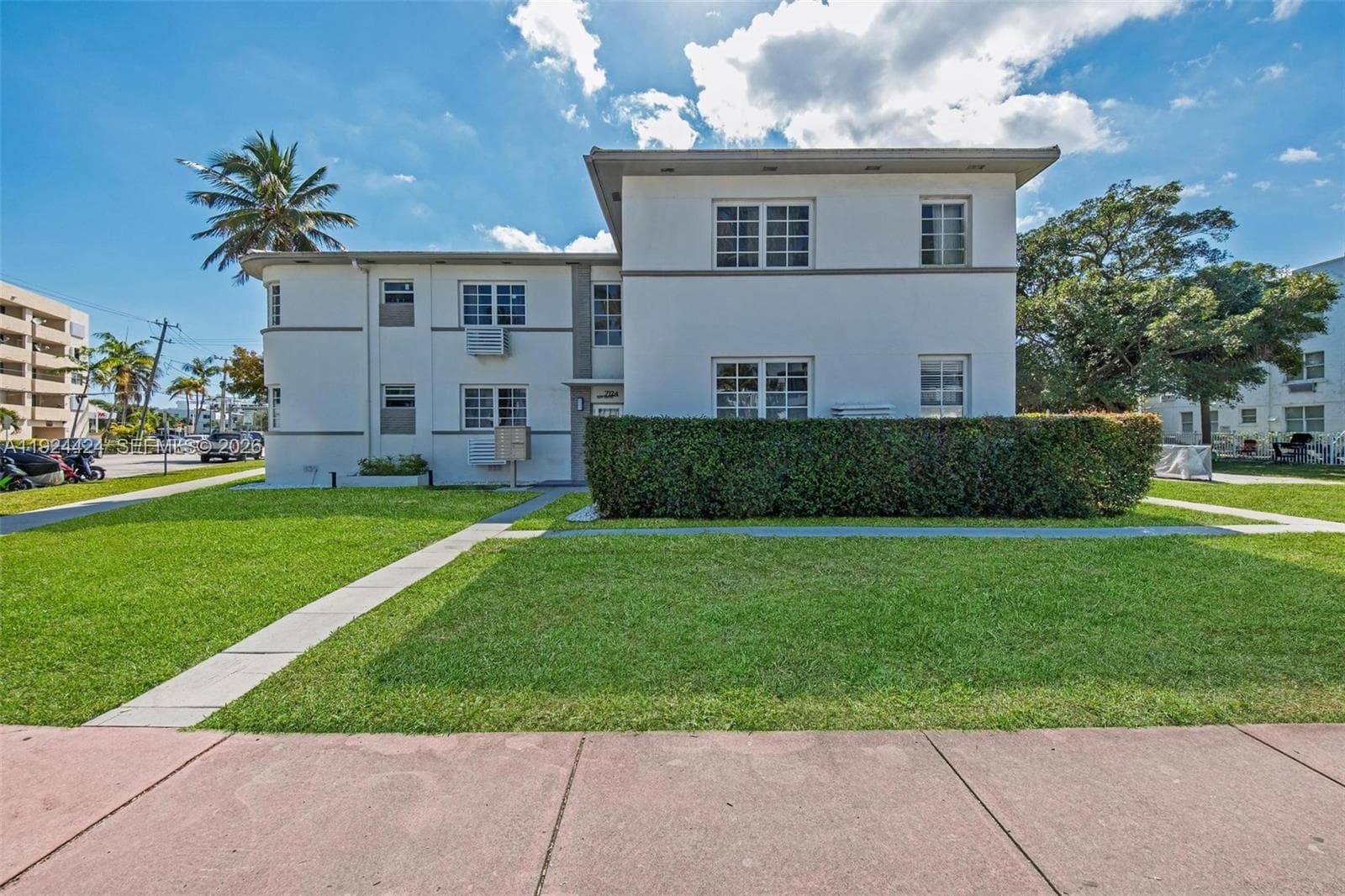 A11924424 — Miami Beach — 8