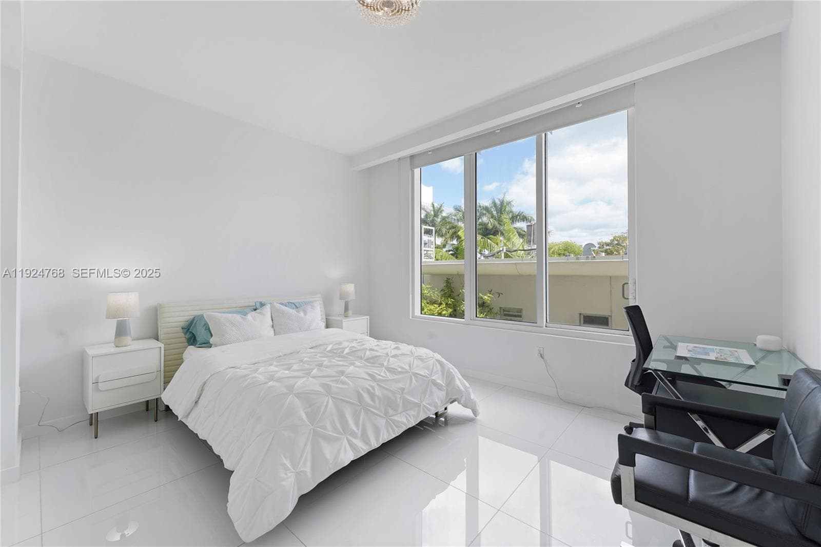 A11924768 — Miami Beach — 17