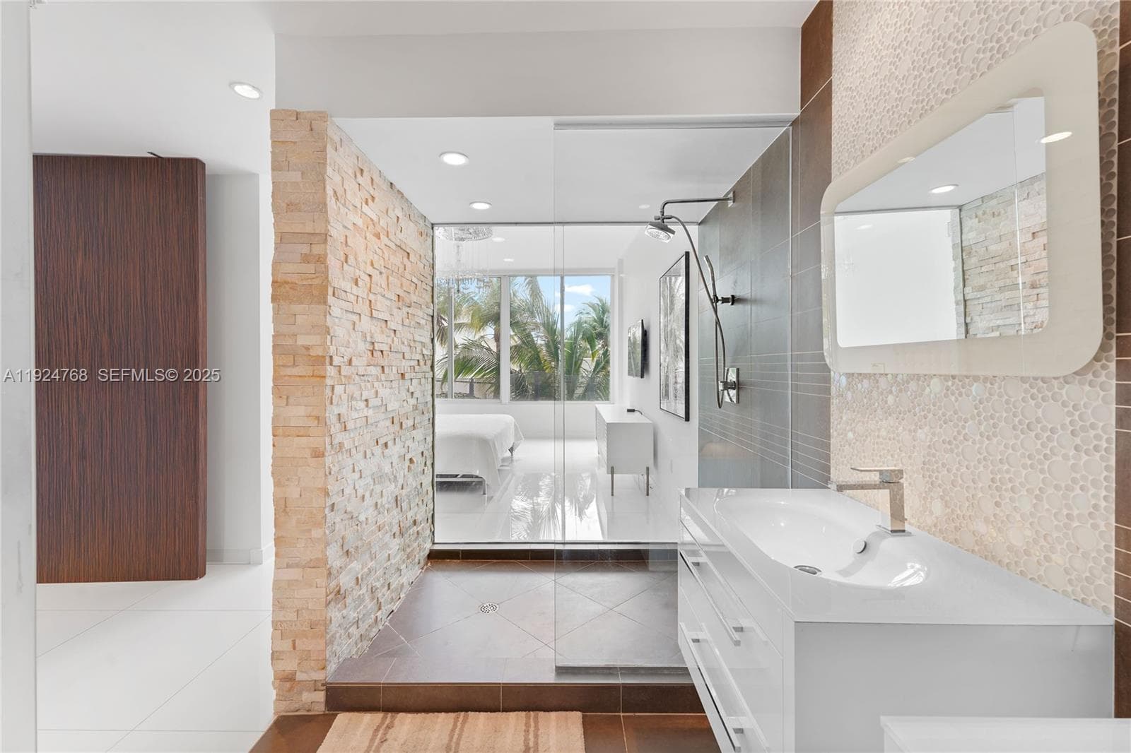A11924768 — Miami Beach — 12