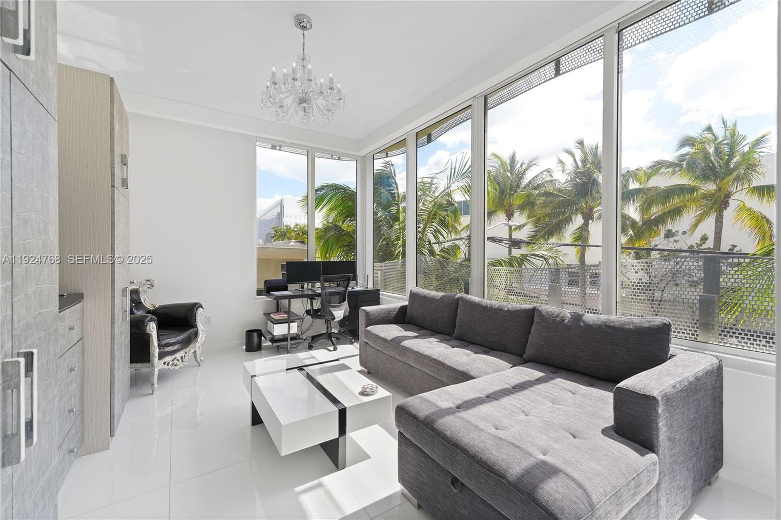 A11924768 — Miami Beach — 14