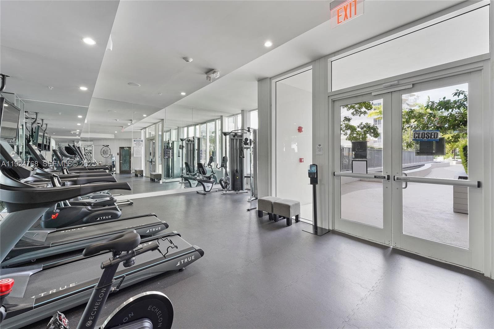 A11924768 — Miami Beach — 19