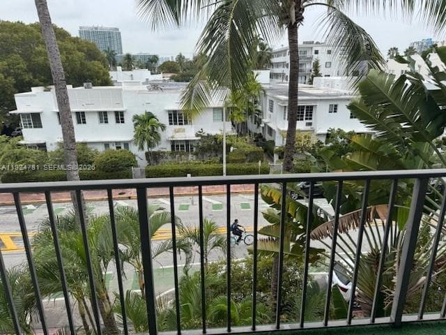 A11924781 — Miami Beach — 2