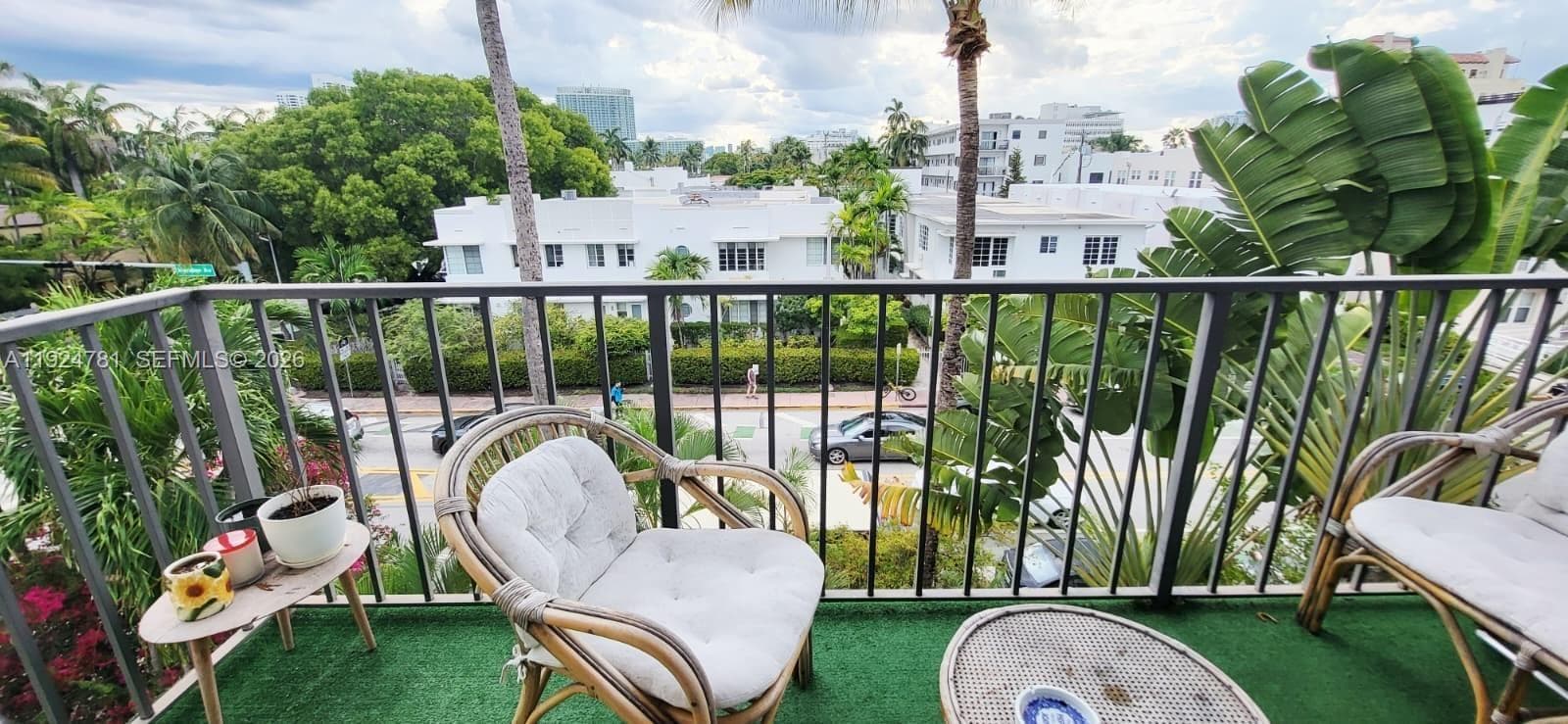 A11924781 — Miami Beach