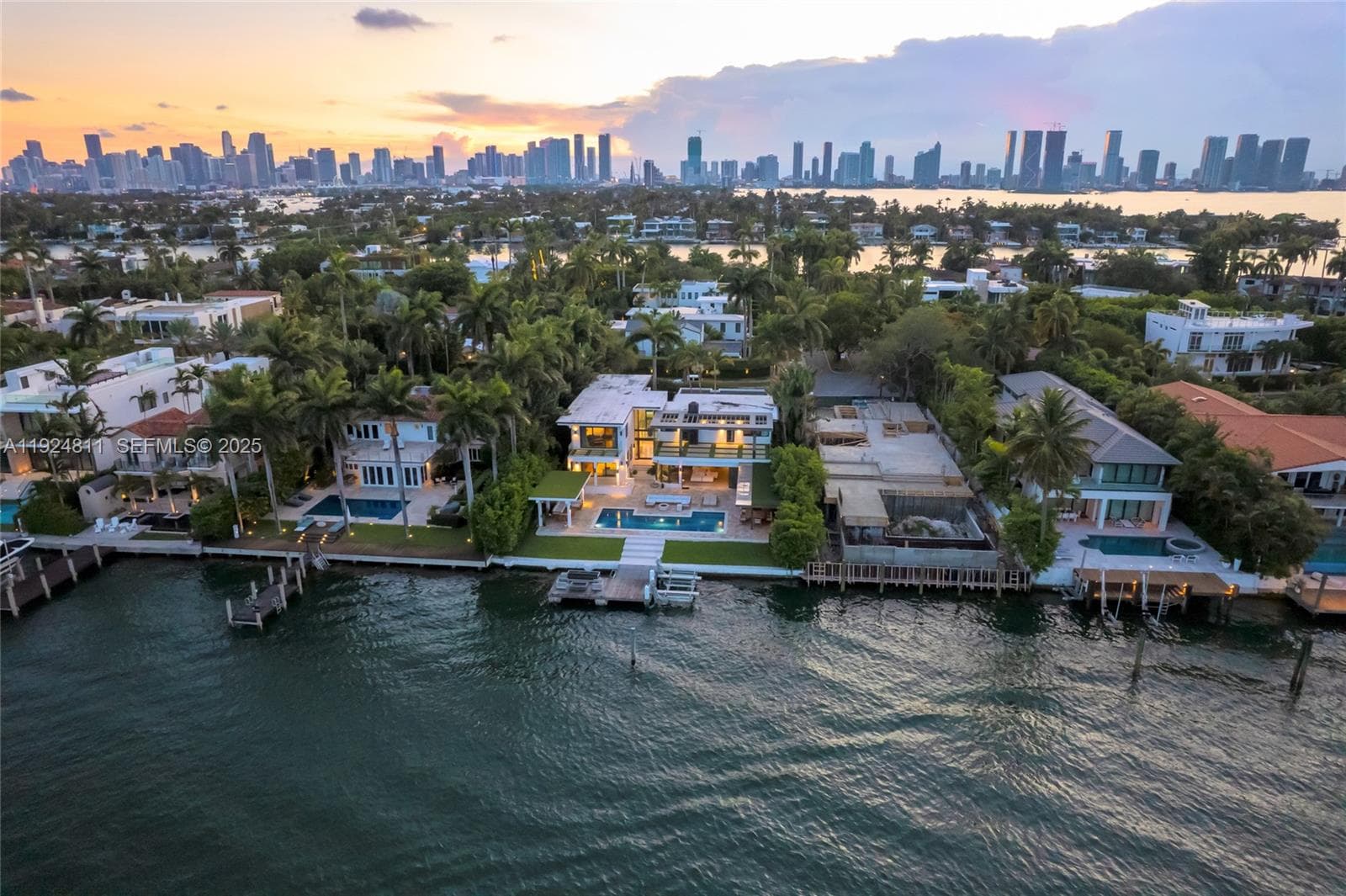 A11924811 — Miami Beach — 12