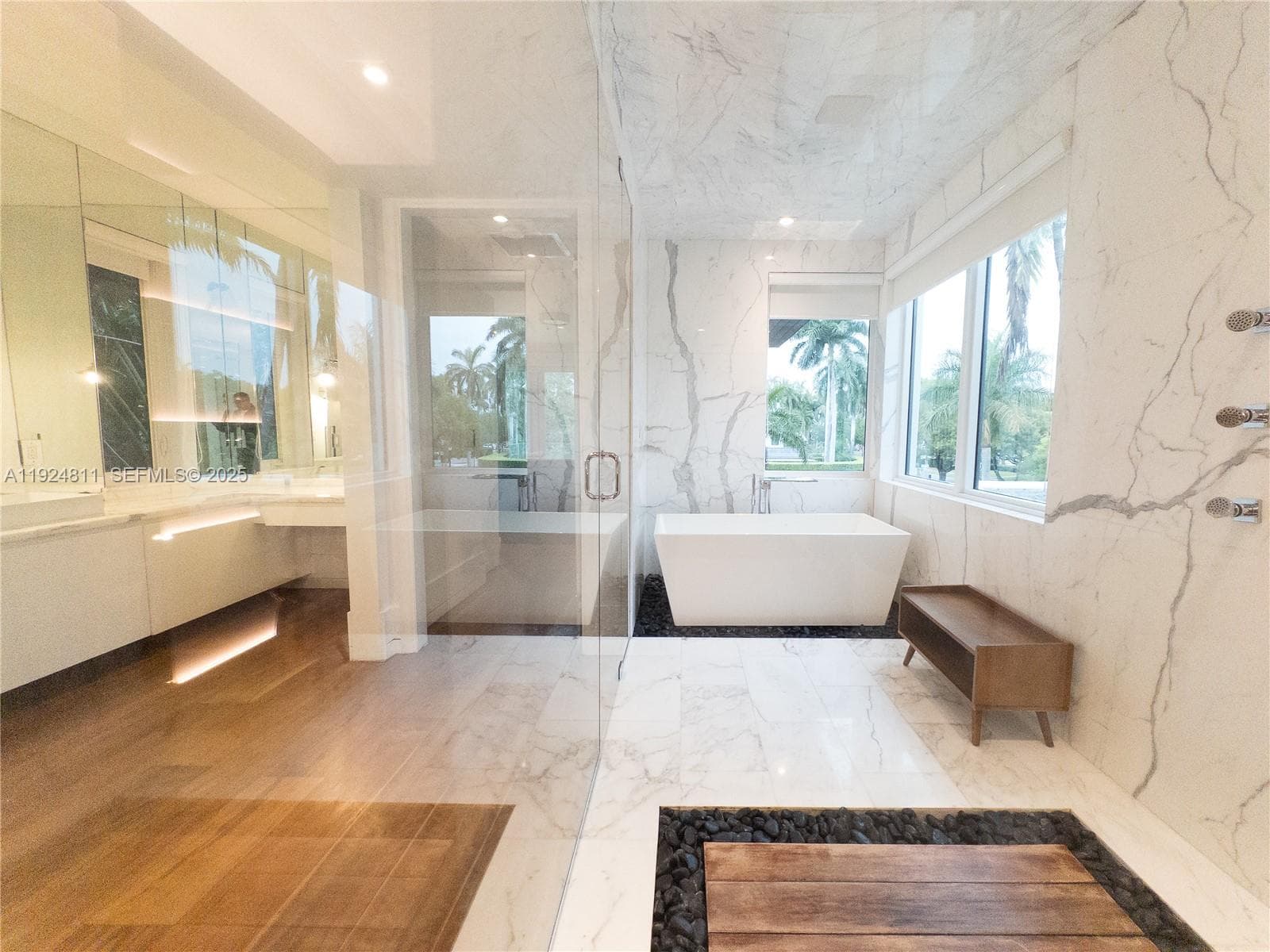 A11924811 — Miami Beach — 10