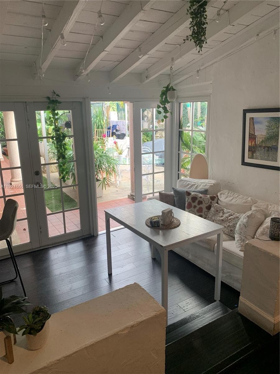 A11924866 — Miami Beach — 6