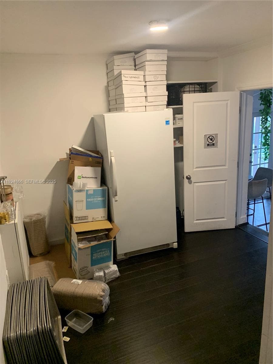 A11924866 — Miami Beach — 10