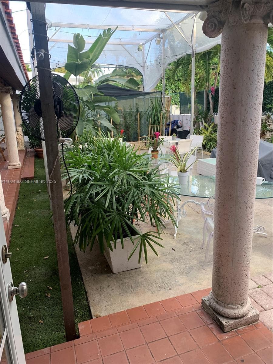 A11924866 — Miami Beach — 11
