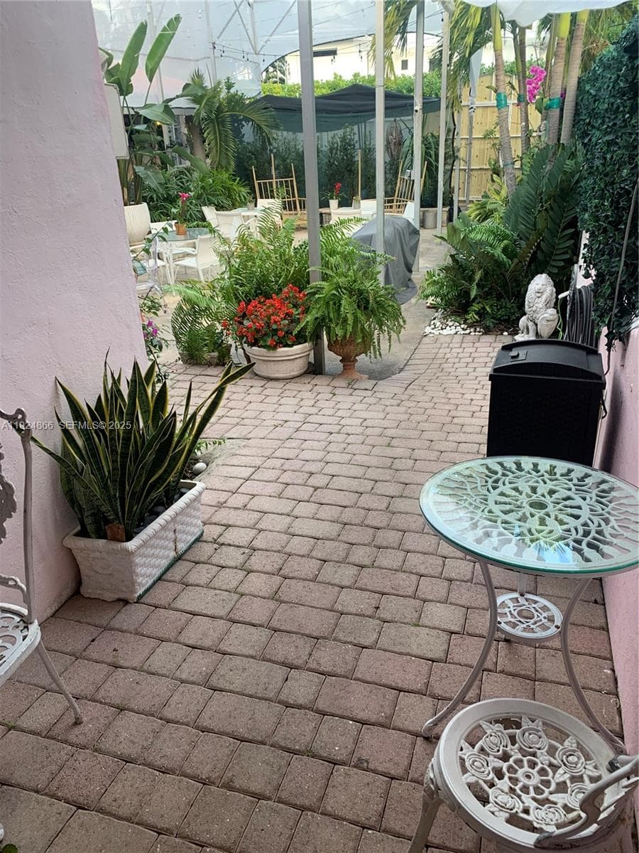 A11924866 — Miami Beach — 19