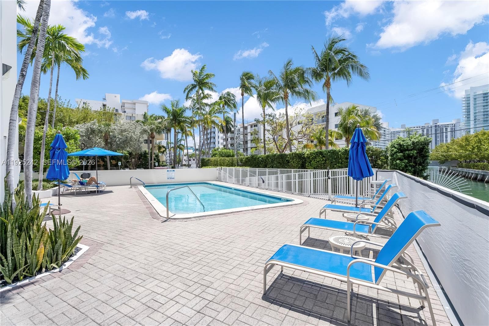 A11925242 — Miami Beach — 17