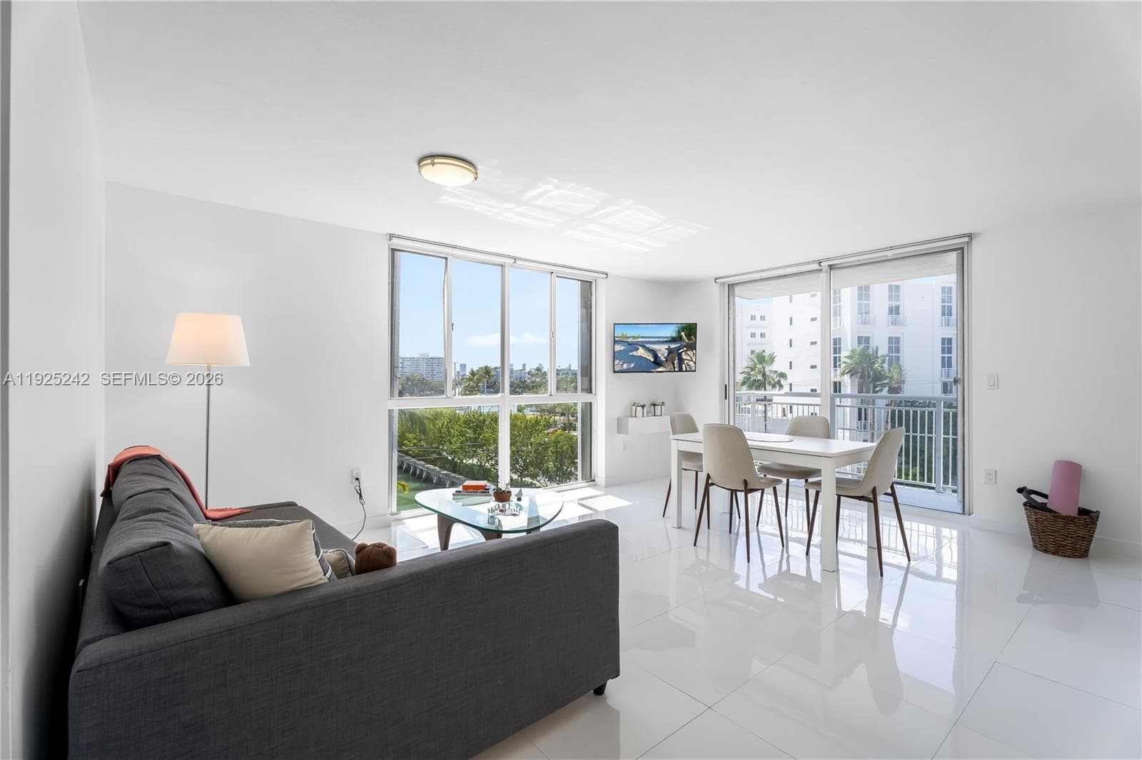 A11925242 — Miami Beach — 3