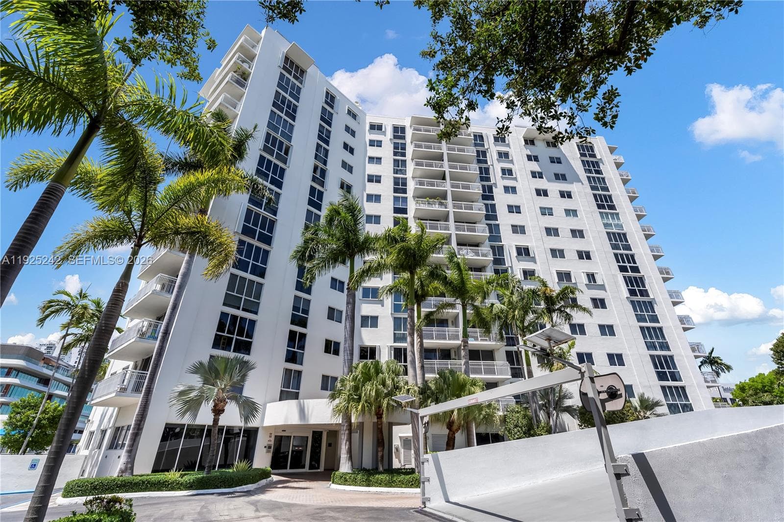 A11925242 — Miami Beach