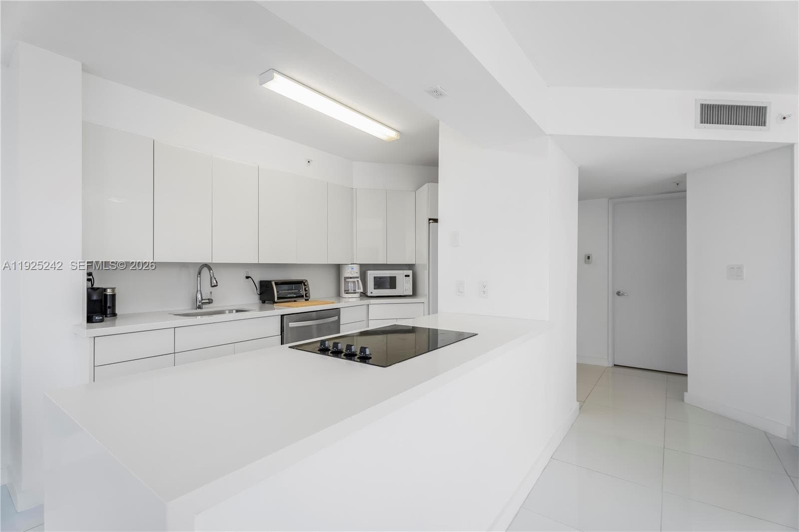 A11925242 — Miami Beach — 5