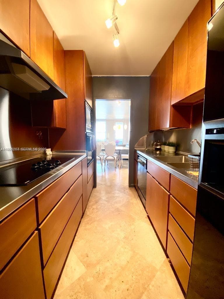 A11925287 — Miami Beach — 6