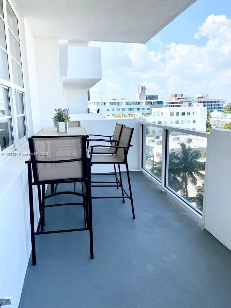 A11925287 — Miami Beach — 18
