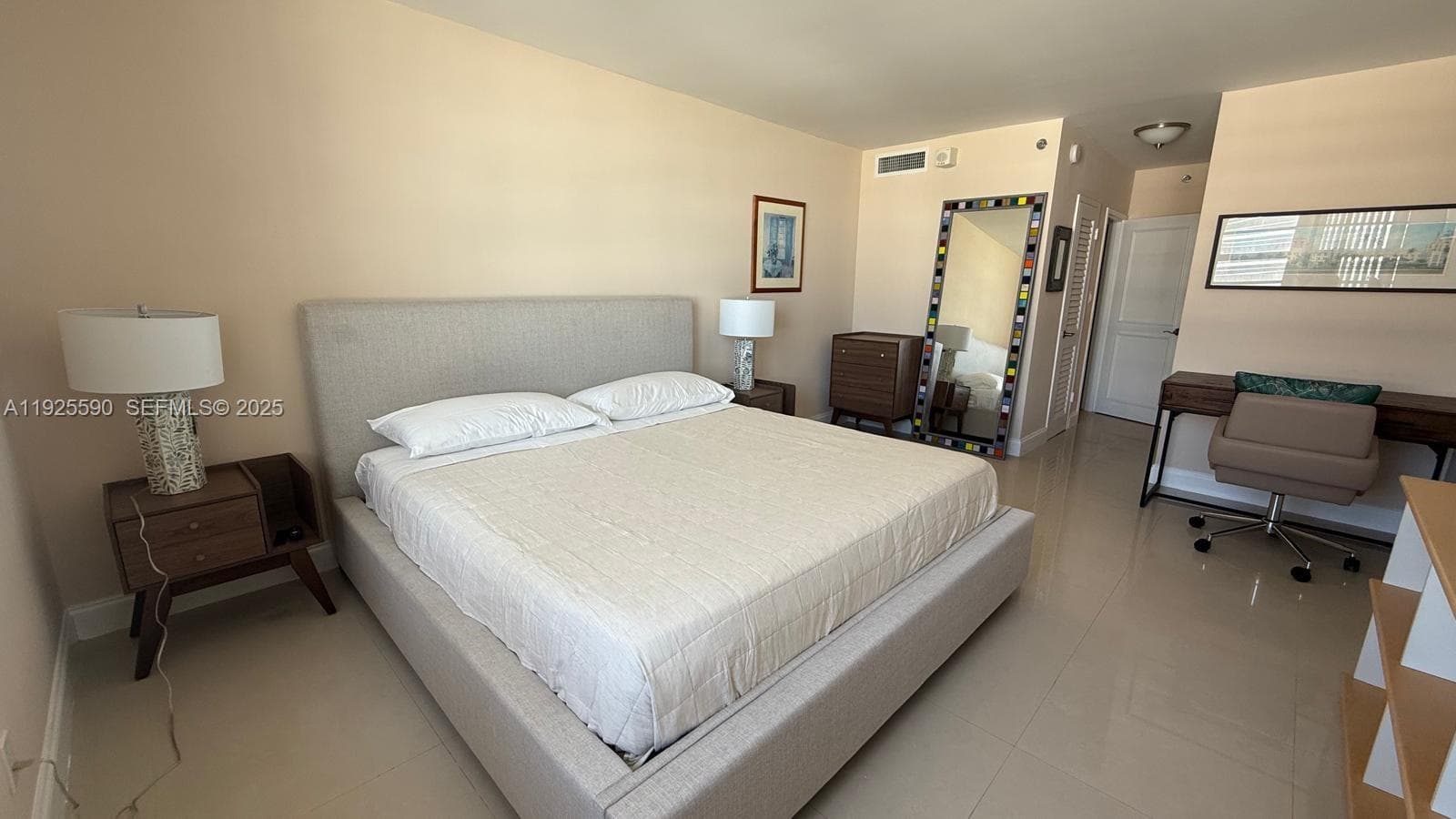 A11925590 — Miami Beach — 7
