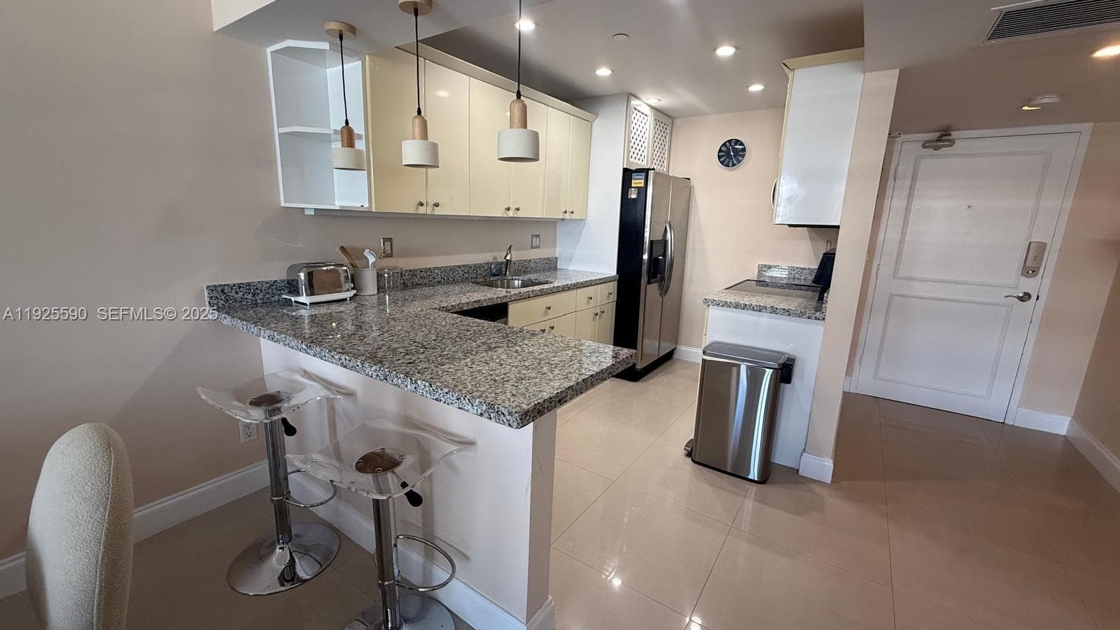 A11925590 — Miami Beach — 4