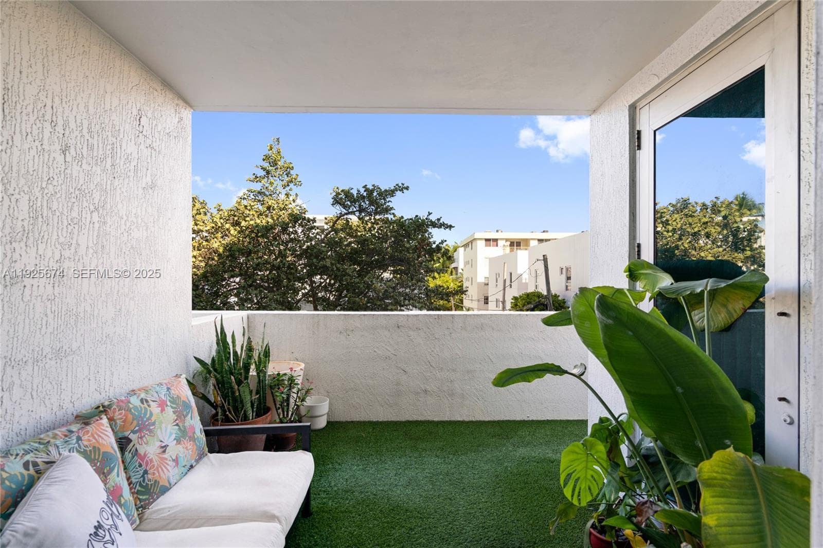 A11925674 — Miami Beach — 23