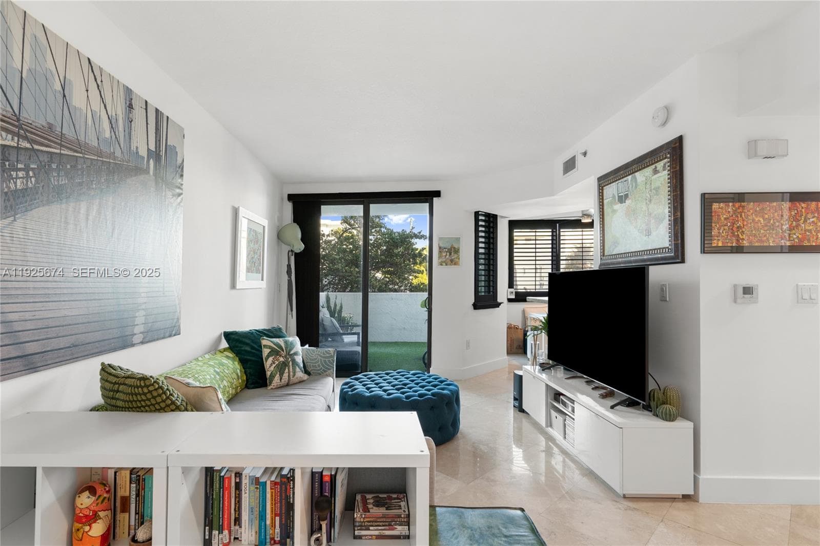 A11925674 — Miami Beach — 2