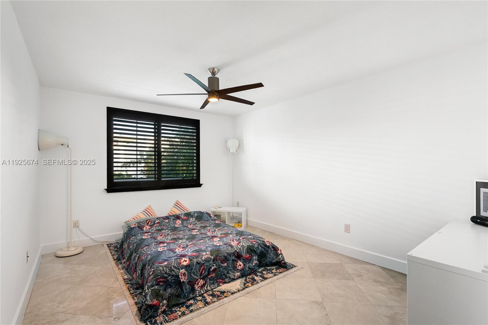 A11925674 — Miami Beach — 16